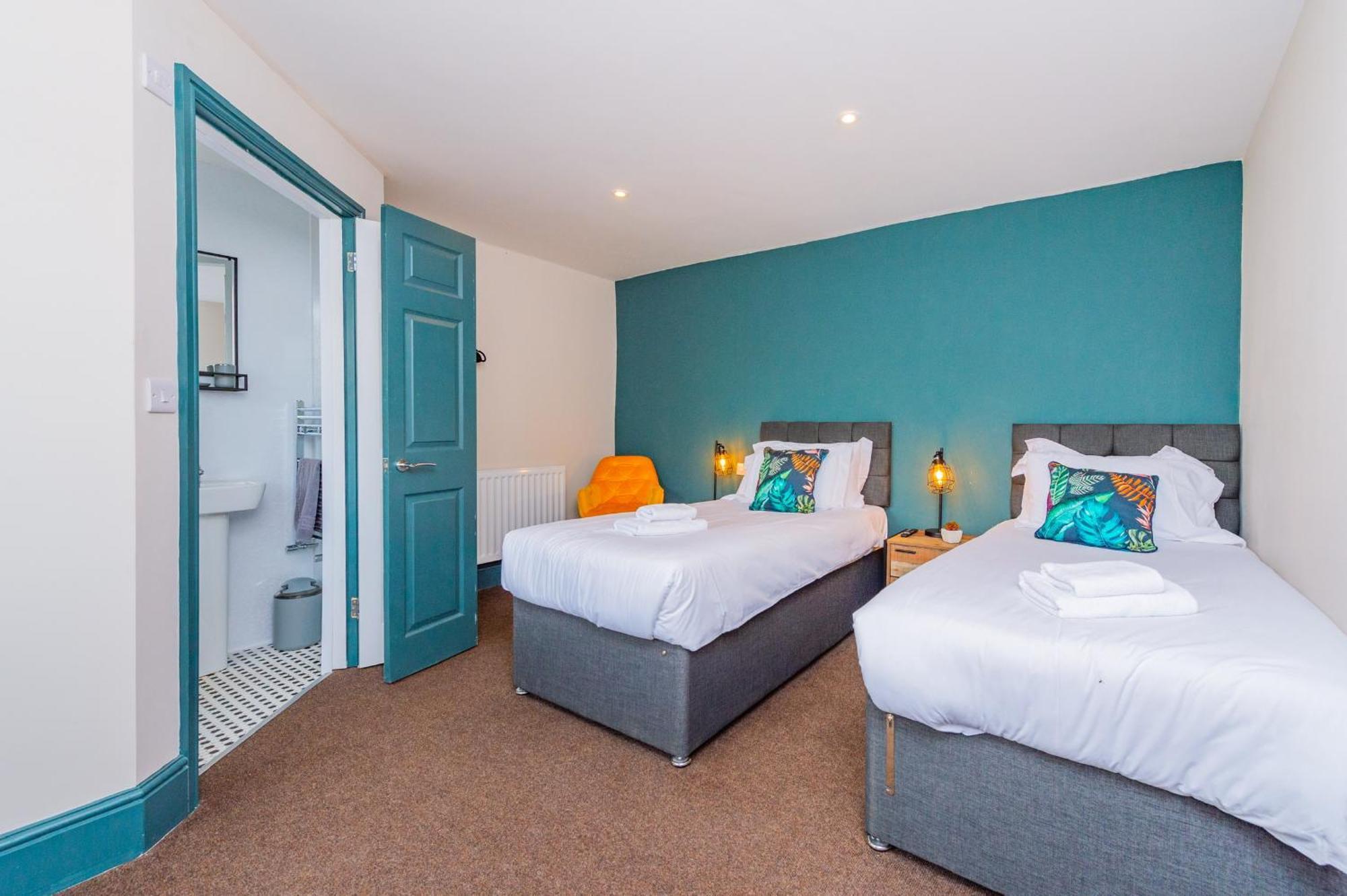 Snowdon House, 8 Bedrooms, Sleep 16, Close To Blackrock Sand Porthmadog Exterior photo